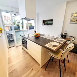 https://apartments-arena-1.pula-hotels.org