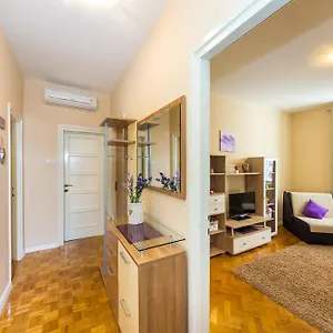 Apartament Colona