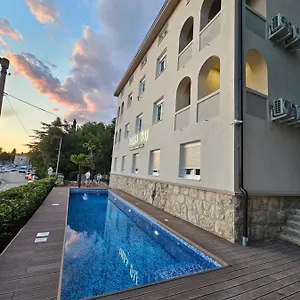 https://villa-gaj.primorje-gorskikotar.com