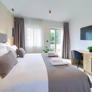 https://portella-rooms.primorje-gorskikotar.com