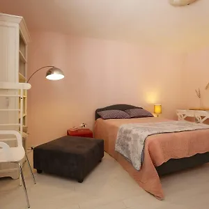 Apartment Downtown 2br, Zadar