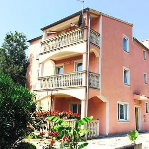 https://apartments-tanja-tina.pula-hotels.org